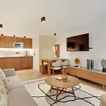 Haystia Elegant Apartment Near Opera